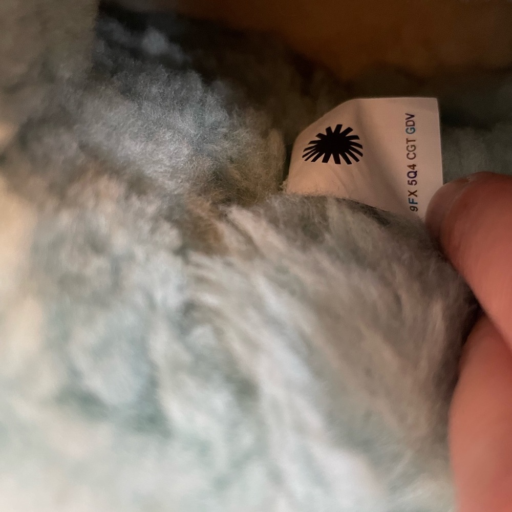 UGG Boots NWOT - Picture 7 of 10